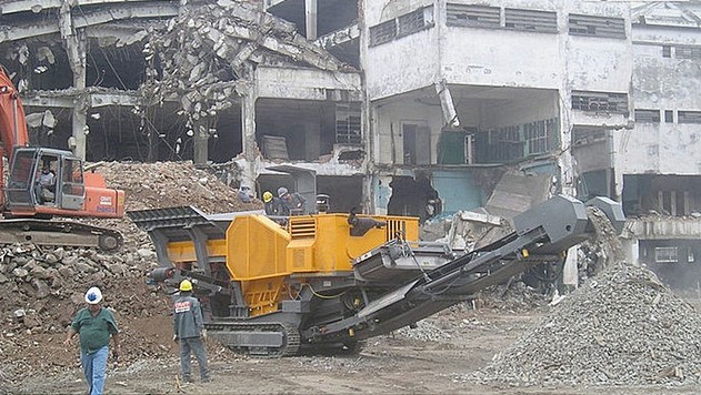 wheeled micro construction aggregate crushing plant