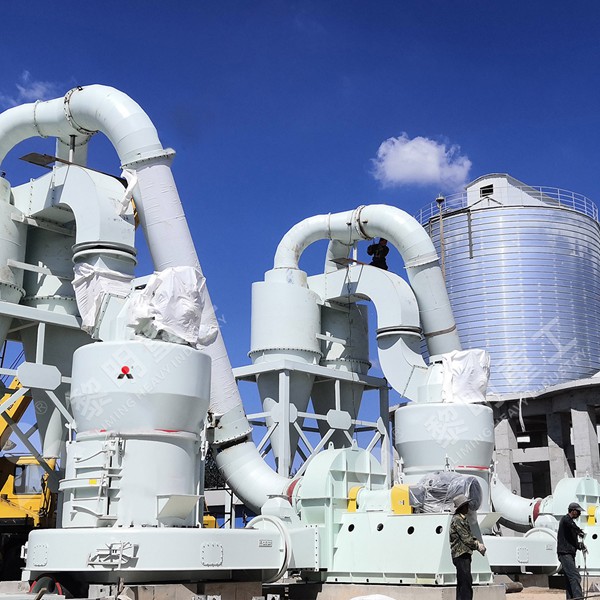 Automatic feeding system for grinding mill